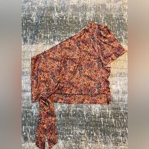 Express - One-Shoulder Leopard Print Top